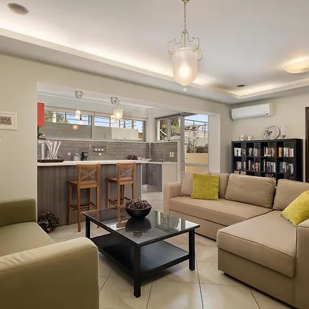 Villa Athinais *