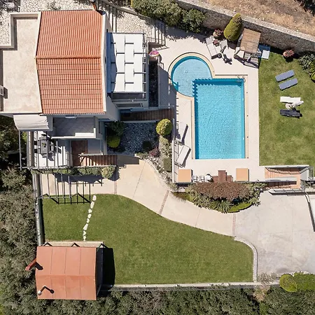 Athinais Villa